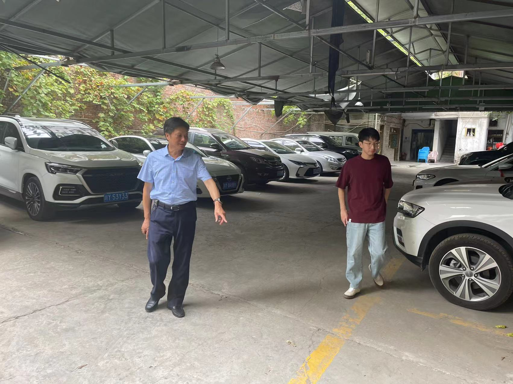 集團(tuán)黨委書記、董事長許大政深入 “包?！鄙鐓^(qū)開展創(chuàng)文督導(dǎo)工作
